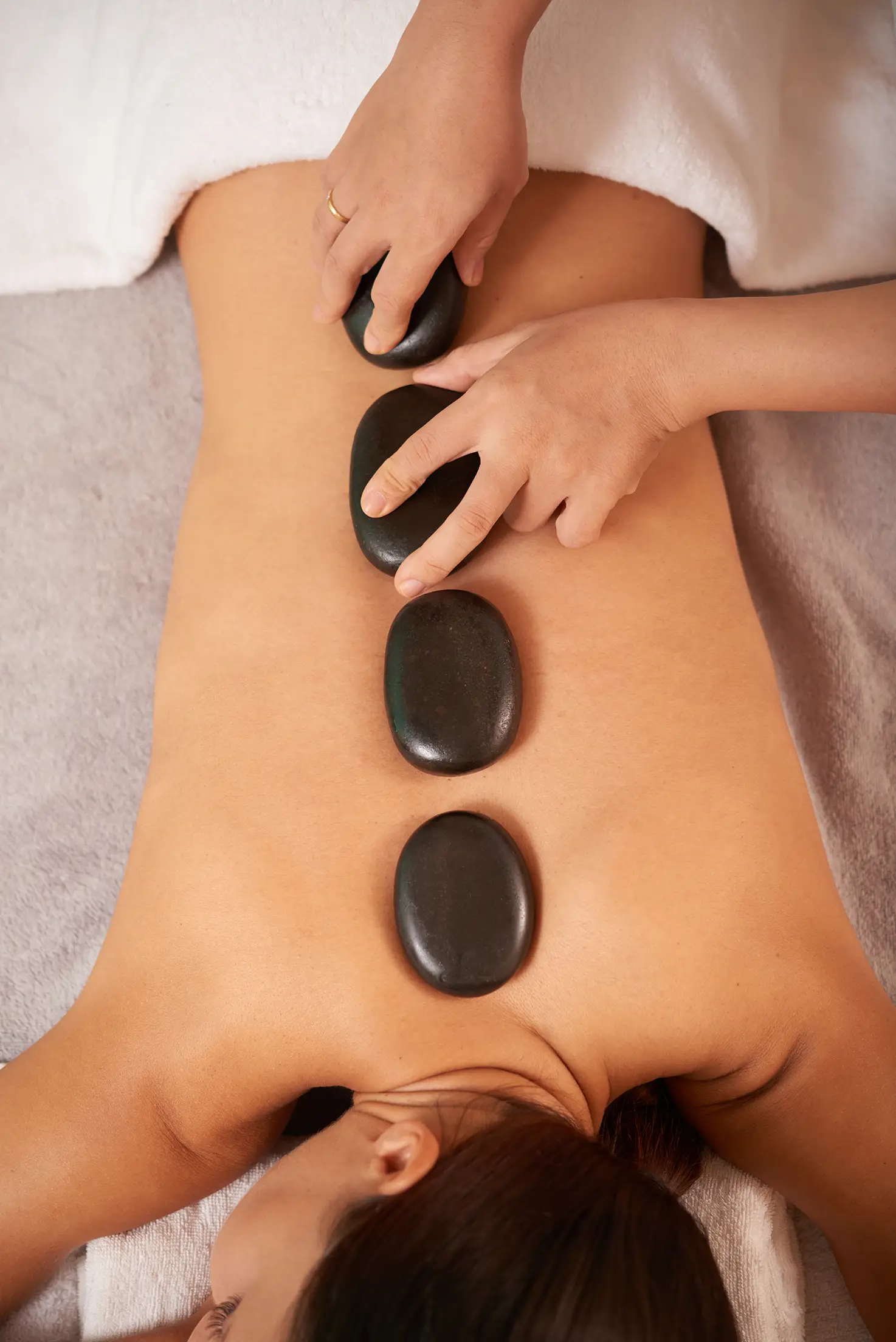 massage aux pierres chaudes